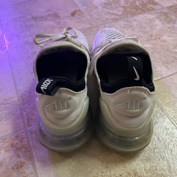 Nike Women’s Air Max 270 Casual Shoes - Picture 4 of 4